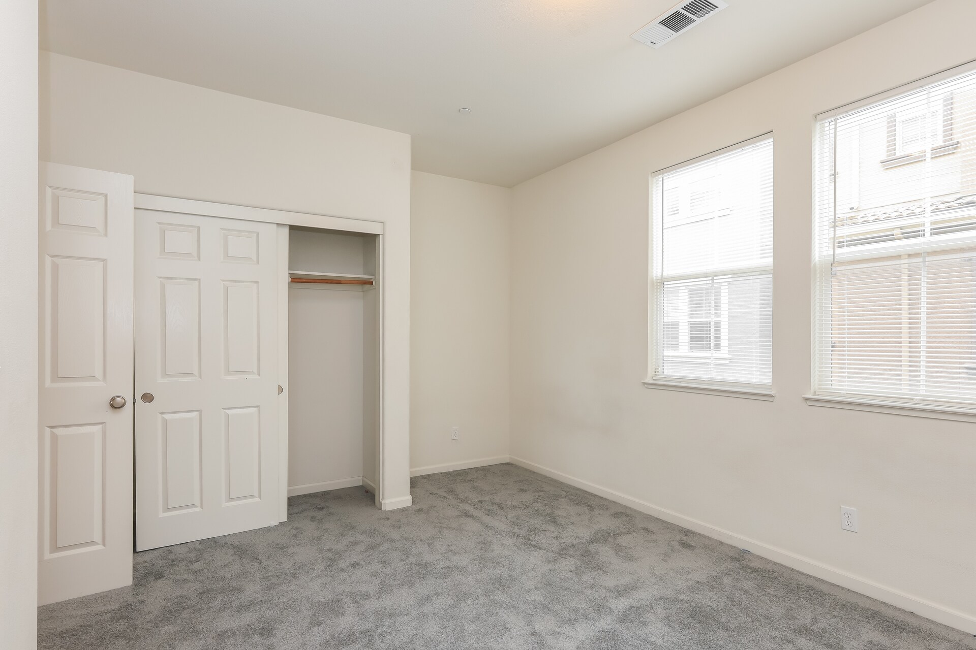 Building Photo - 131 Burbank St