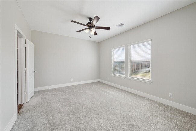 Building Photo - 24527 Sandusky Dr