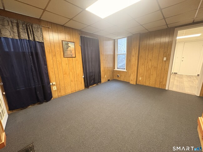 Building Photo - 185 Grove St