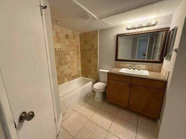 Building Photo - 365 Forestway Cir