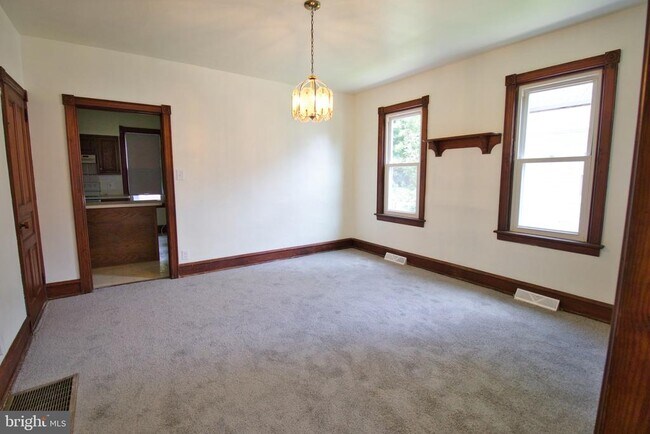 Building Photo - 143 Green St