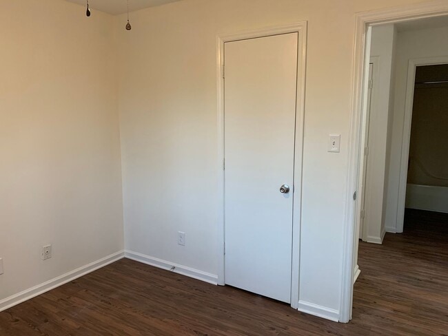 Building Photo - 3 bedroom & office -2 baths -2 car carport - washer/dryer hook ups - Den and formal living room- ...