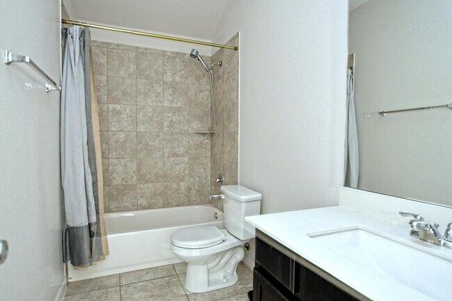 Building Photo - 5671 Corsica Loop