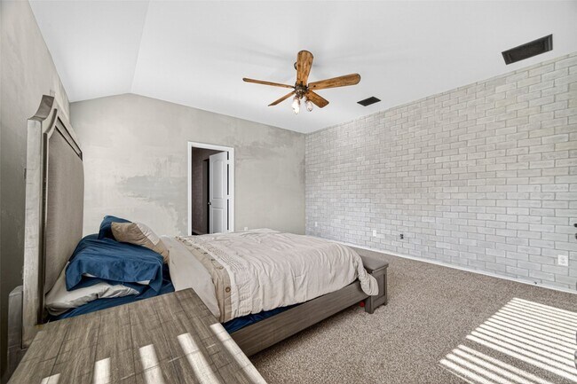 Building Photo - 40347 Blossom Vly Ln