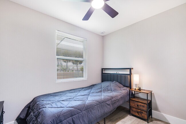 Building Photo - Englewood Padsplit Co-living Affordable Ho...