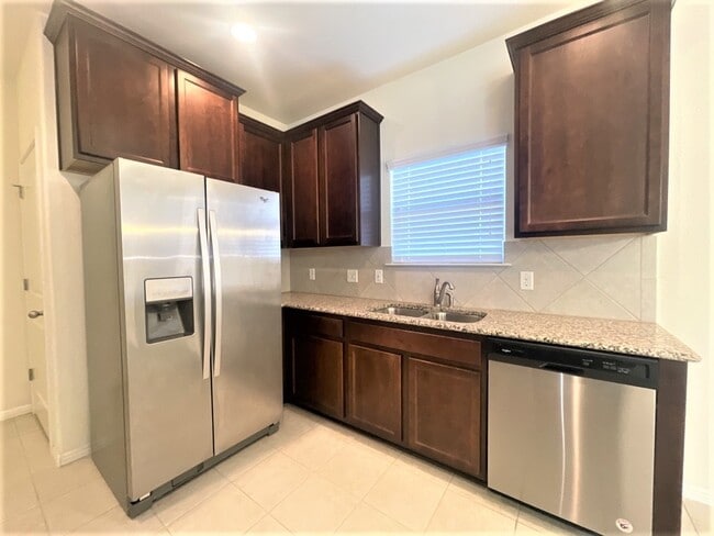 Building Photo - 153 Pine Island Ln