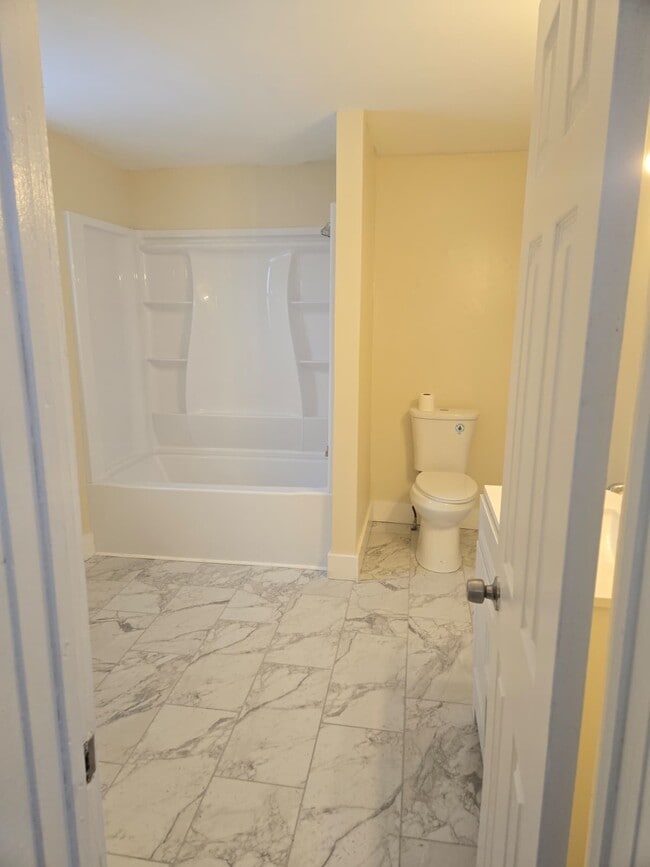 Building Photo - 705-09 South Ave