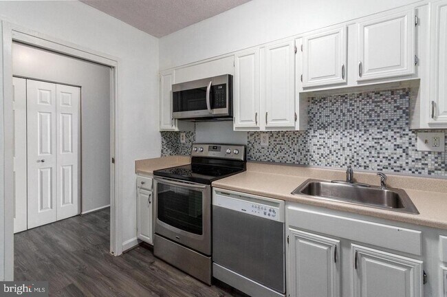 Building Photo - 5500 Holmes Run Pkwy