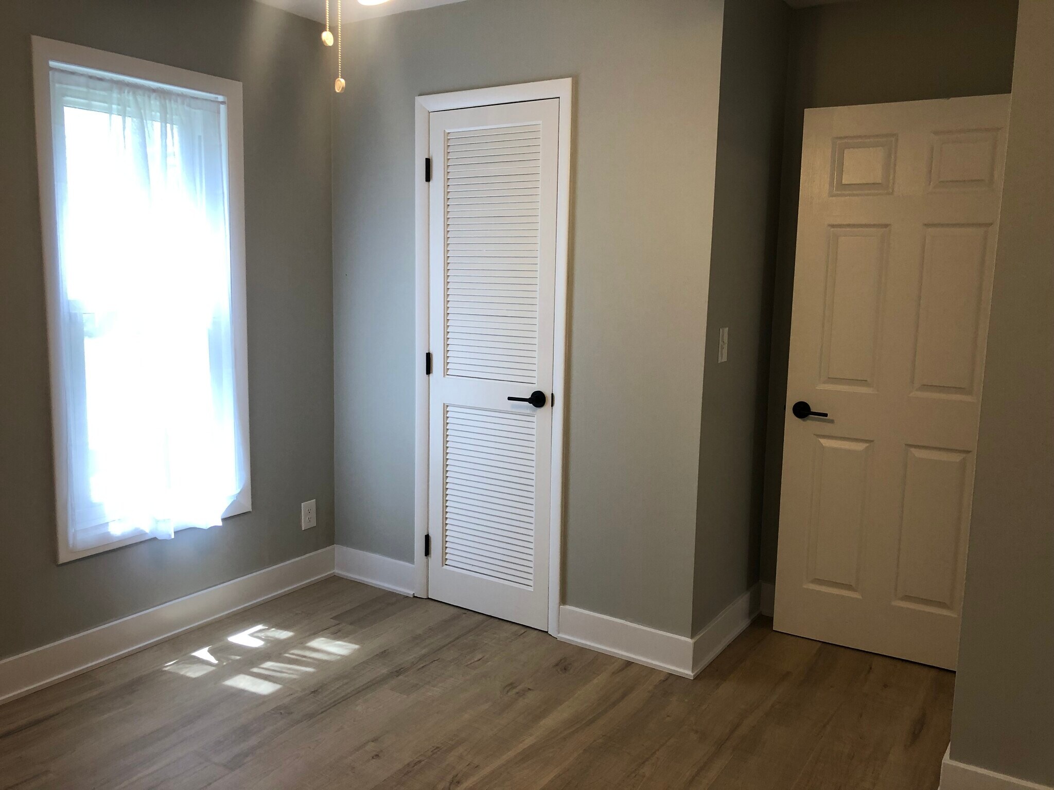 Bedroom 2 - 505 E Lincoln Ave