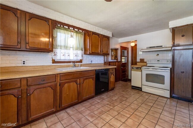 Building Photo - 3 br, 2 bath House - 85 Karen Lane
