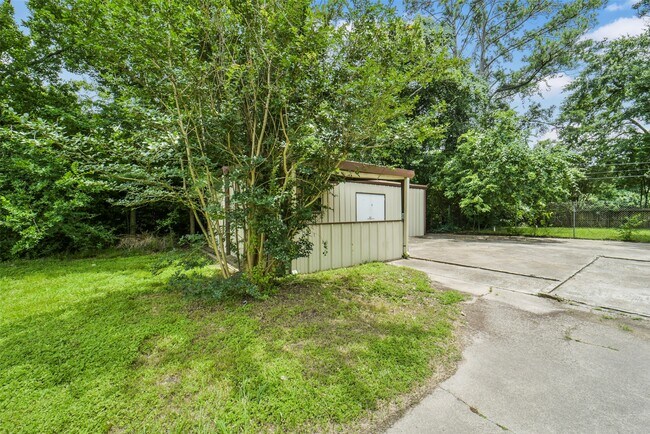 Building Photo - 11023 Forrest Valley Dr