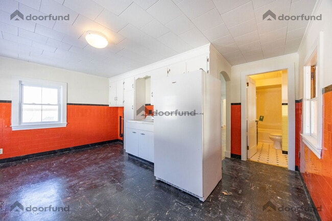 Building Photo - 12 Page St