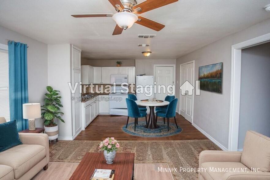 Primary Photo - 755 W Knox St