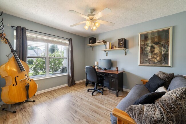 Building Photo - Single Family Home For Lease