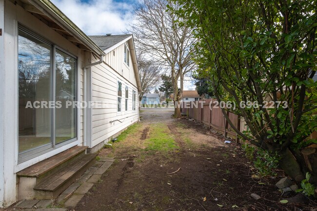 Building Photo - 17041 34th Ave S