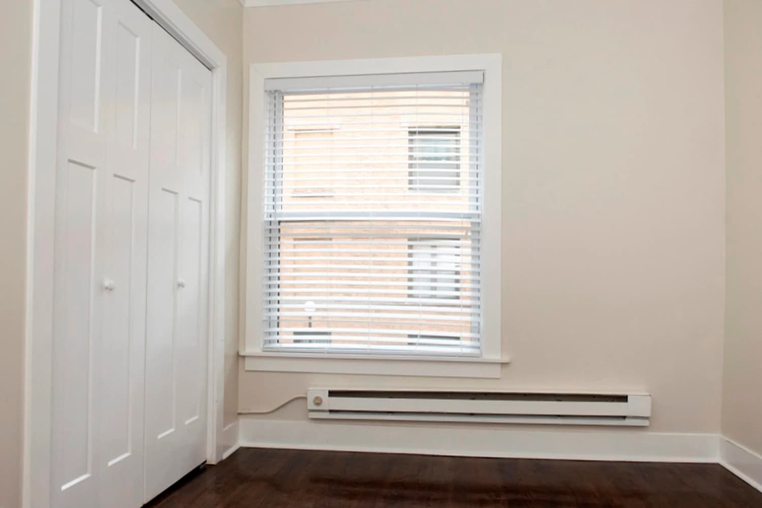 Building Photo - 730 W Roscoe St