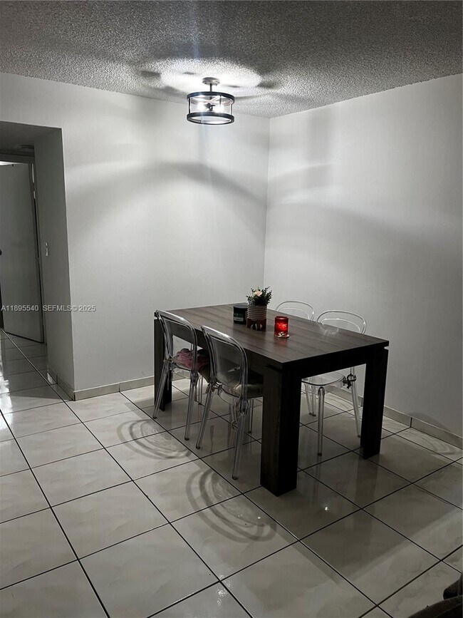 Building Photo - 16909 N Bay Rd