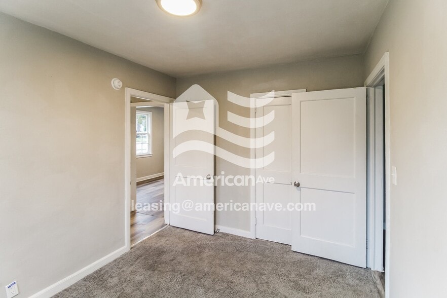 Building Photo - 2902 Pecan St