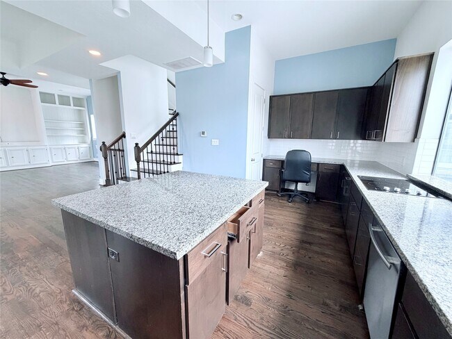 Building Photo - 2913 Leeland St