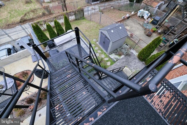 Building Photo - 4709 Jay St NE