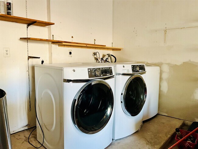 Building Photo - 11827 Moss Branch Rd