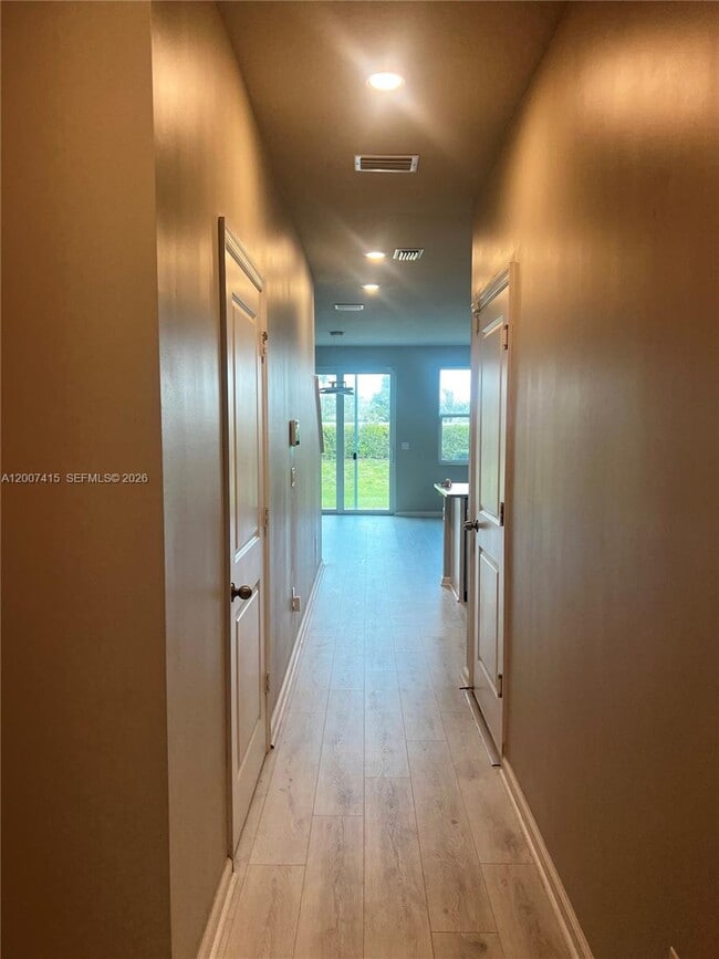 Building Photo - 6349 Topsail Dr