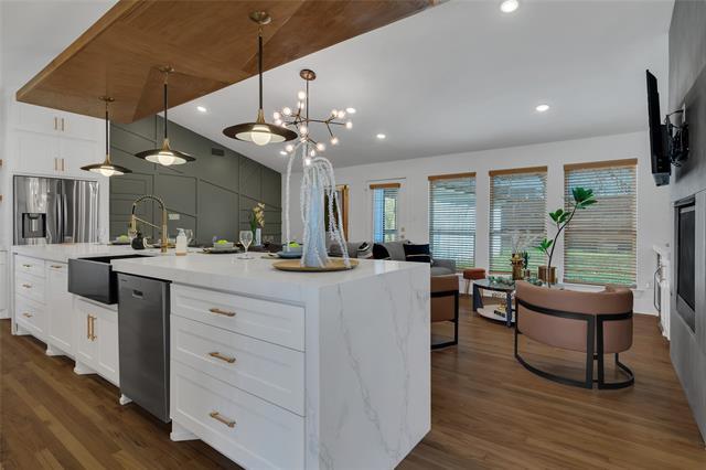 Building Photo - 1237 Airline Dr