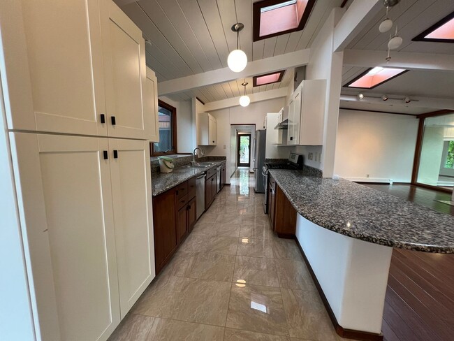Building Photo - Palo Alto Eichler-style House (3 Beds / 2 ...