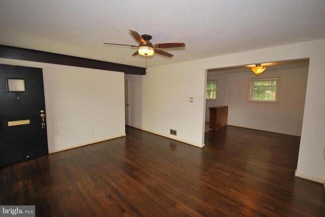 Building Photo - 10720 Tenbrook Dr