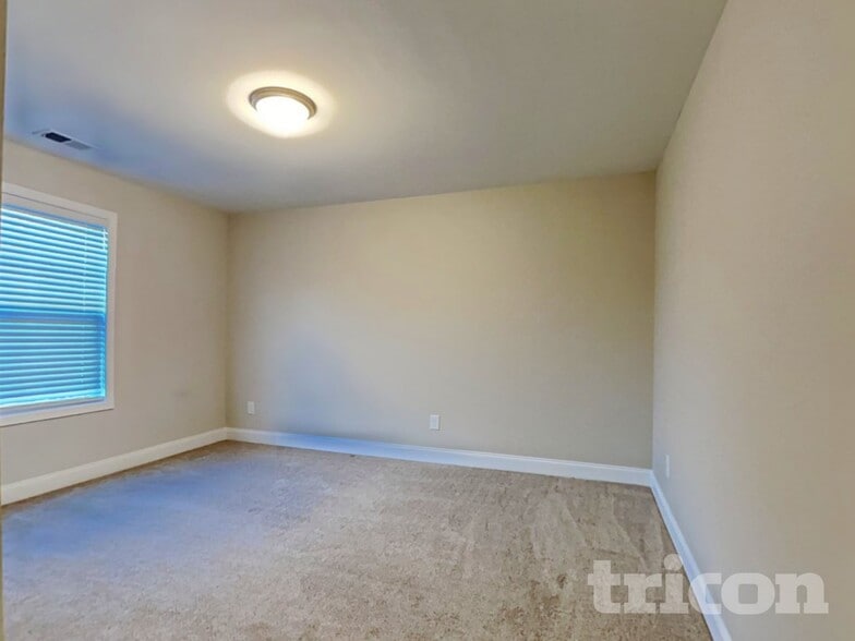 Building Photo - 228 Hallmark Cir