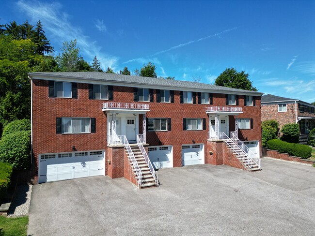 Building Photo - 2598 Chamberlain Rd