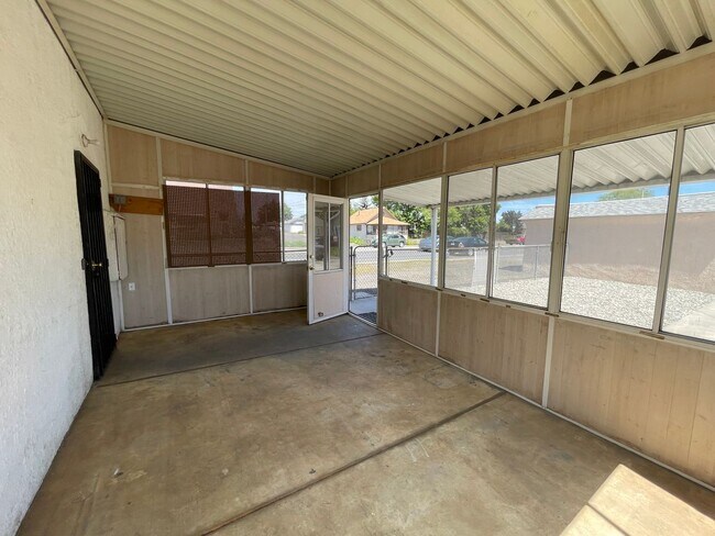 Building Photo - Shadle Area