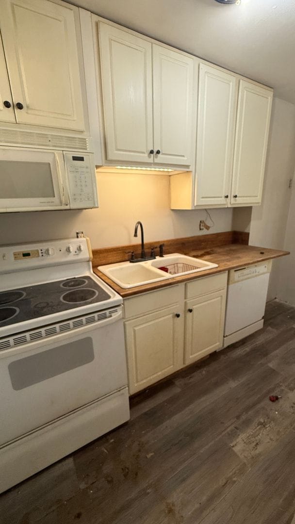 Building Photo - FRENCH VILLAGE RENTAL HOUSE - Private Home...