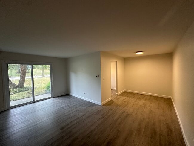 Building Photo - 131 E Winchester Rd