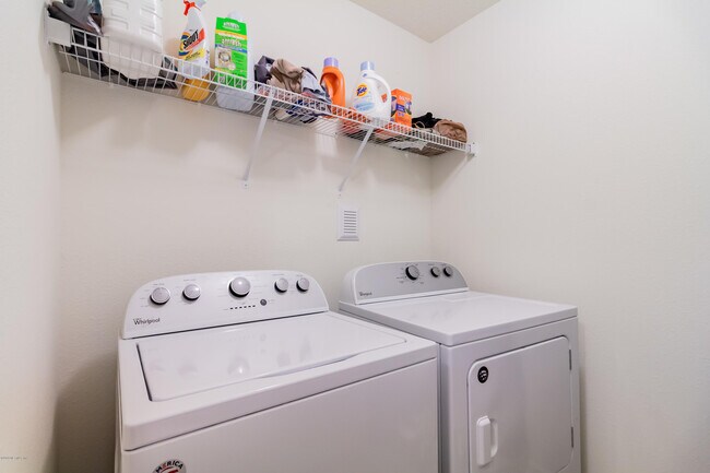 Building Photo - 7634 Fanning Dr