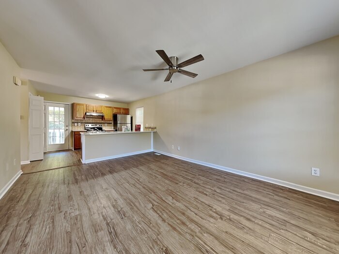 Building Photo - 6227 Dumont Ln