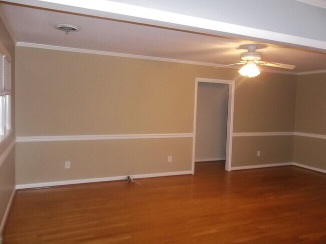 Building Photo - One Story Brick Home in Hampton VA