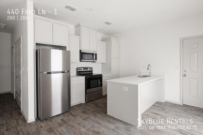 Building Photo - 440 Frio Ln