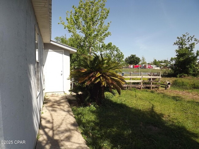 Building Photo - 2712 Oak Hammock Dr