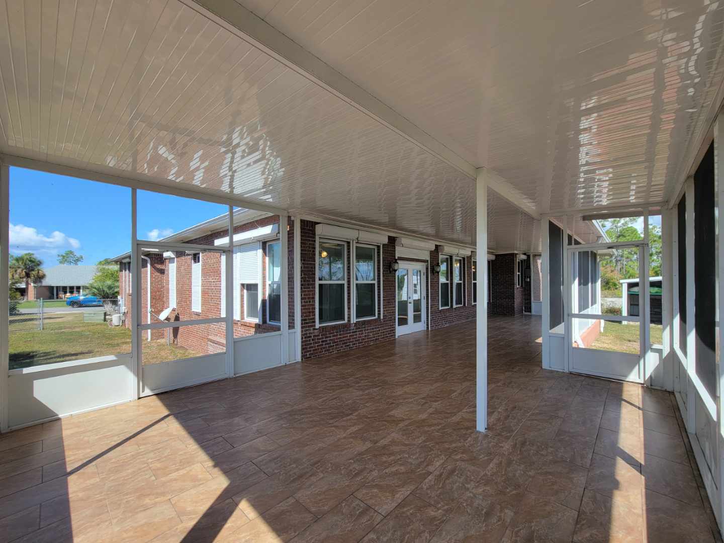 Enclosed screen porch - 7327 Rodgers Dr