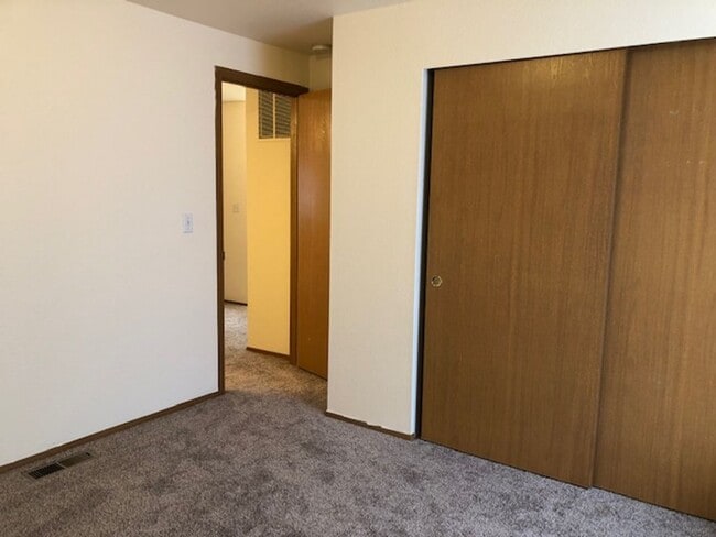 Building Photo - 15308-15310 Berry Valley Rd SE