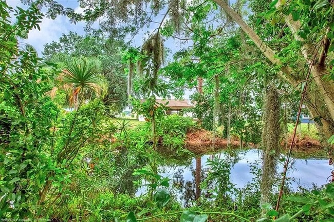 water view - 1606 Churchill St