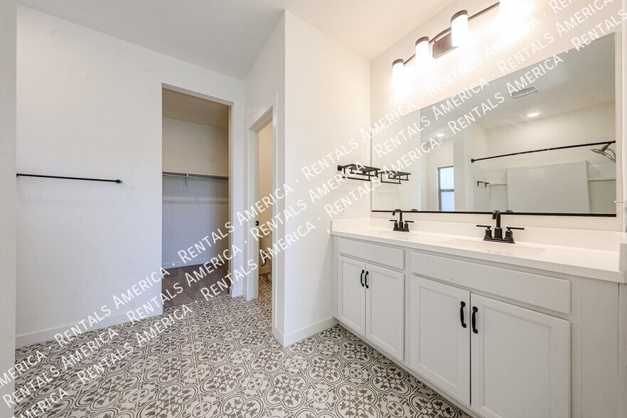 Building Photo - 12557 W Citrus Wy