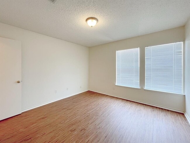 Building Photo - 2812 High Point Cove