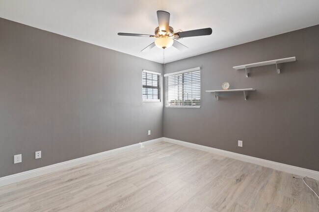 Building Photo - 43865 Carefree Ct