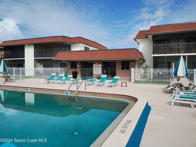 Building Photo - 200 St Lucie Ln