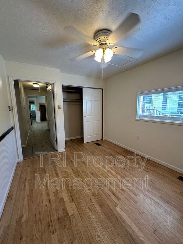 Building Photo - 1605 11th Ave