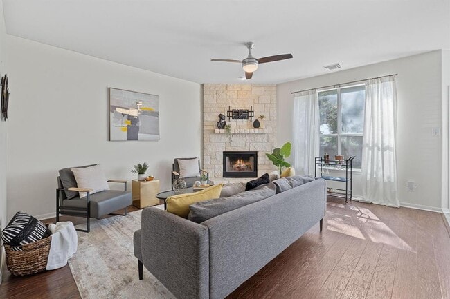 Building Photo - 13202 Fawn Valley Dr