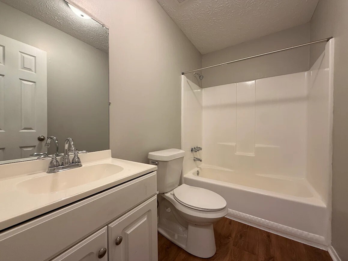 Building Photo - 207 Rustwood Dr
