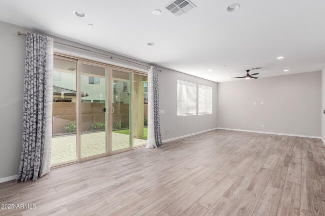 Building Photo - 1694 S Follett Way